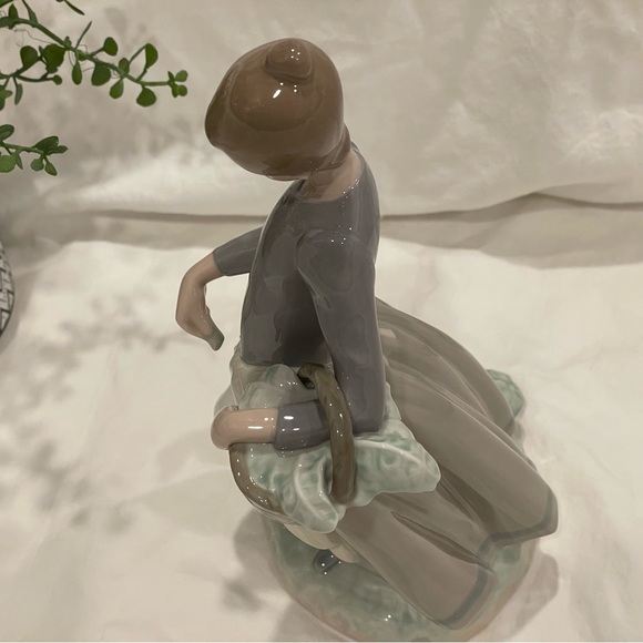 Lladró “Pacing the Ducks” Porcelain Retired Figurine. No Box. - Picture 7 of 12